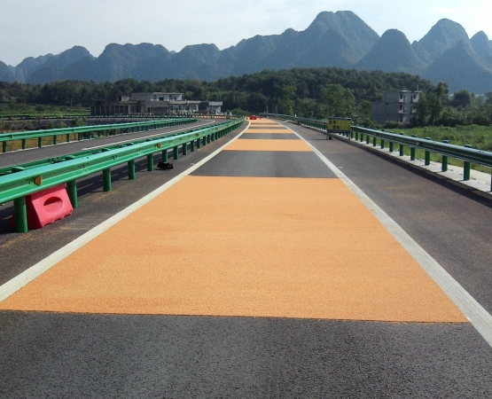 彩色胶粘石防滑路面